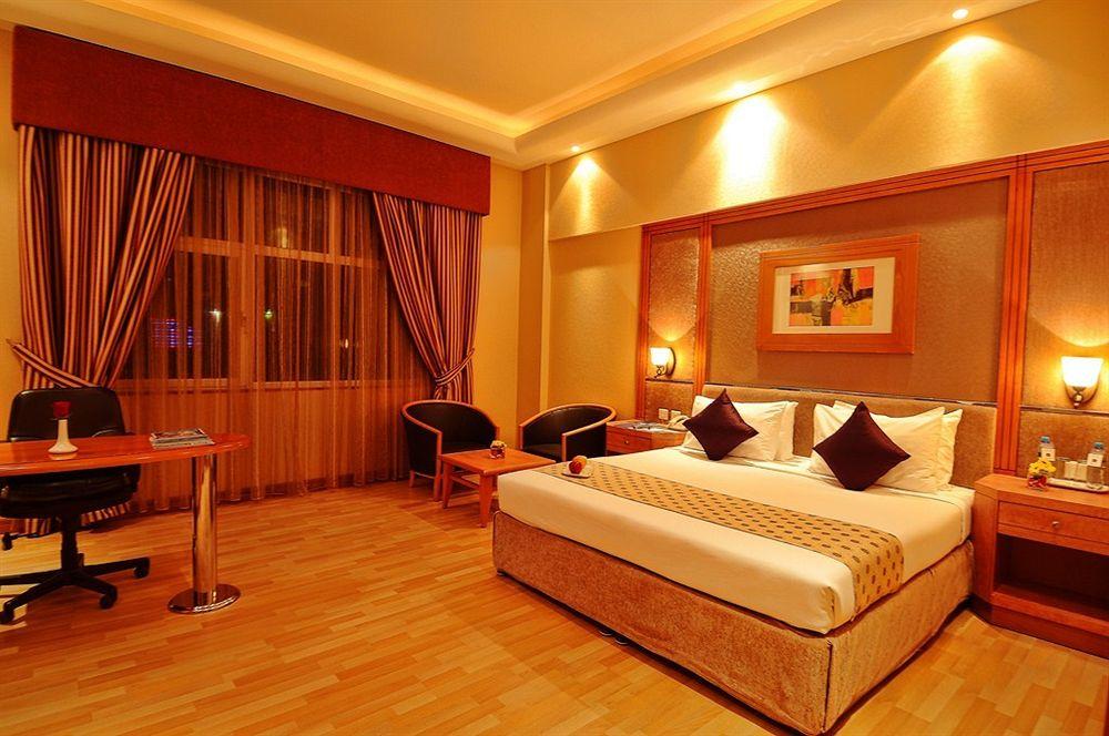 The Juffair Grand Hotel Manama Exterior foto