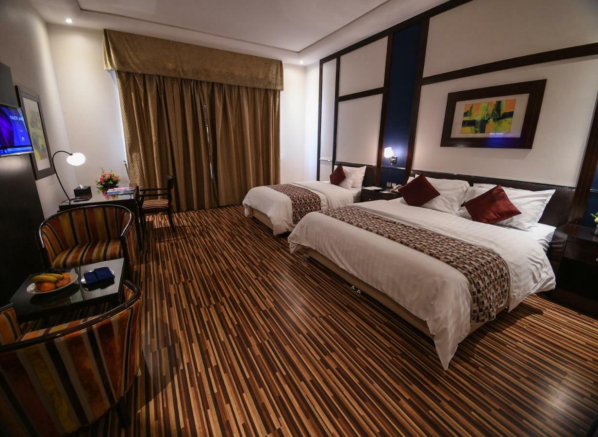 The Juffair Grand Hotel Manama Exterior foto